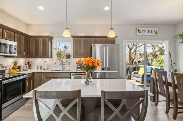 4616 167th Street, Urbandale, IA 50323