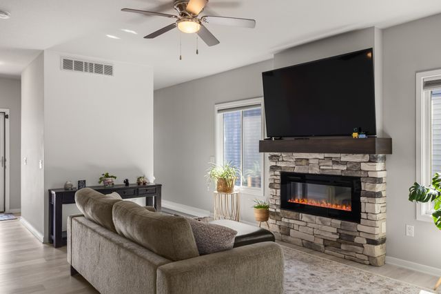 4616 167th Street, Urbandale, IA 50323