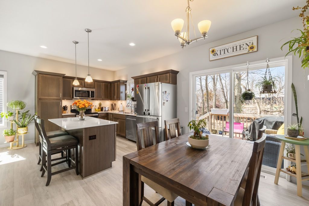 4616 167th Street, Urbandale, IA 50323