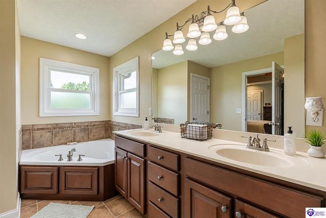 311 Graceland Trail, Elizabethtown, KY 42701