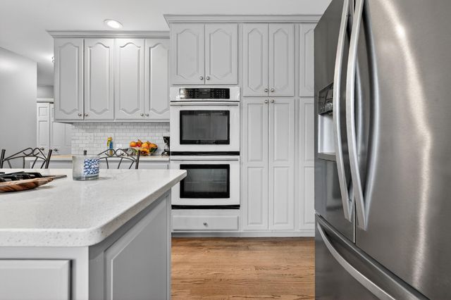 2914 Morningside Drive, Crown Point, IN 46307