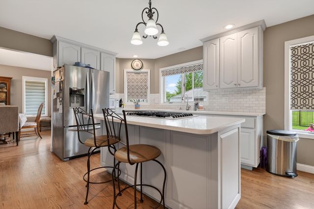 2914 Morningside Drive, Crown Point, IN 46307