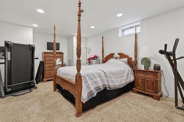 2914 Morningside Drive, Crown Point, IN 46307