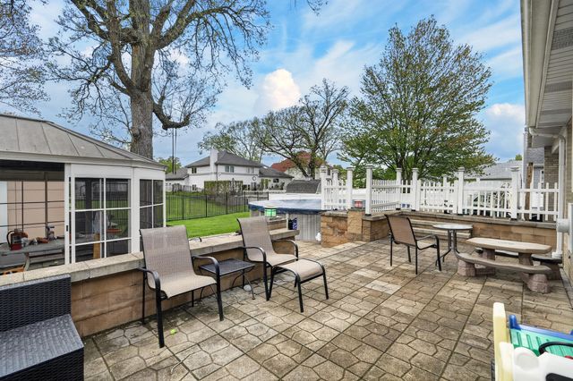 2914 Morningside Drive, Crown Point, IN 46307