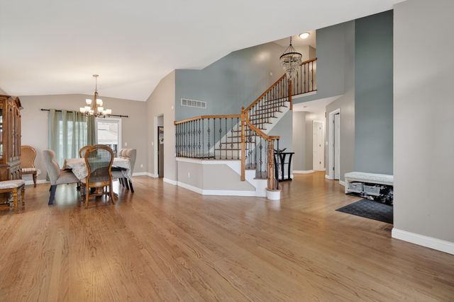 2914 Morningside Drive, Crown Point, IN 46307