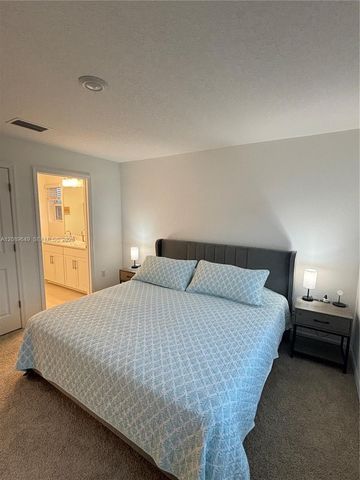 8768 Daybreak 8768, Sarasota, FL 34241