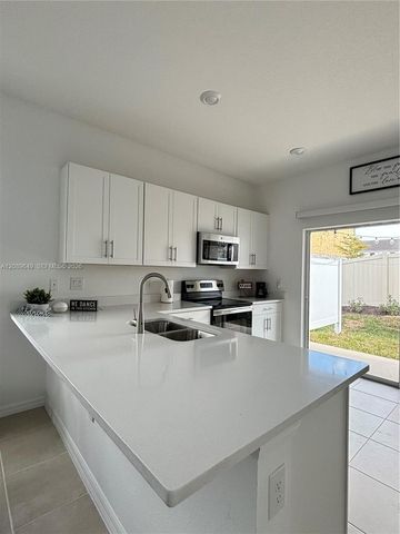 8768 Daybreak 8768, Sarasota, FL 34241