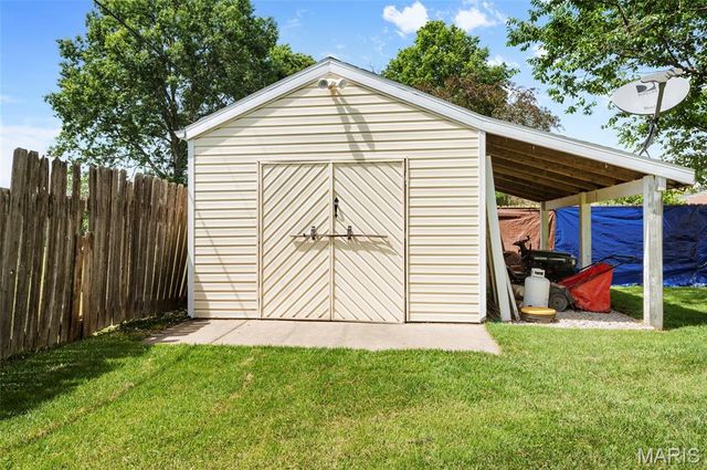 624 Albers Lane, Bethalto, IL 62010