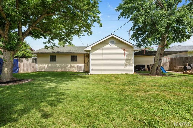 624 Albers Lane, Bethalto, IL 62010