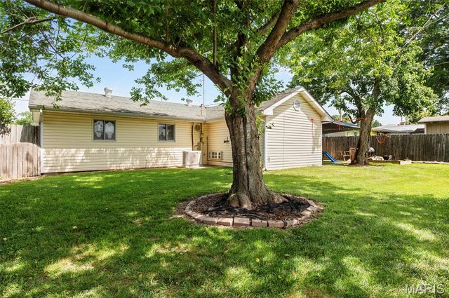 624 Albers Lane, Bethalto, IL 62010