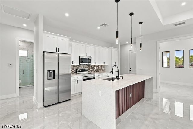 2348 72nd AVE NE, Naples, FL 34120