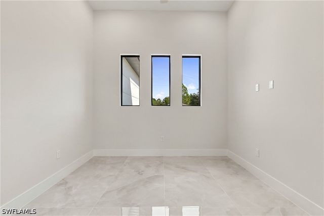 2348 72nd AVE NE, Naples, FL 34120