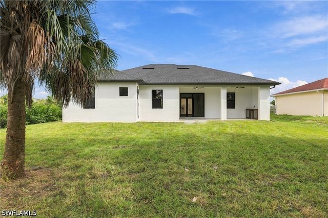 2348 72nd AVE NE, Naples, FL 34120