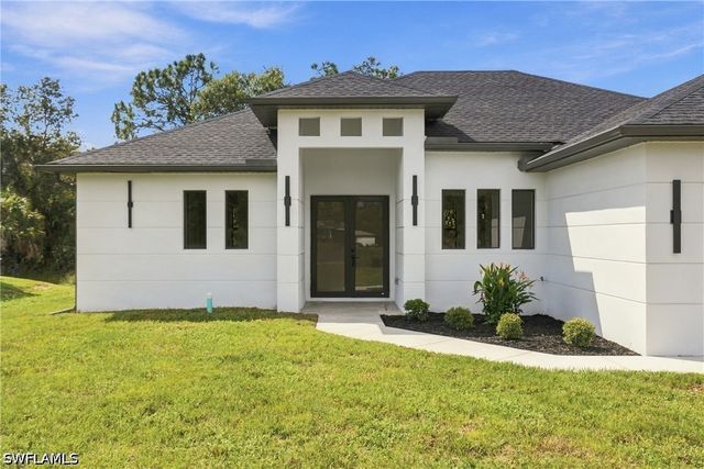 2348 72nd AVE NE, Naples, FL 34120