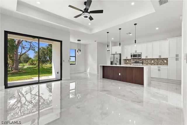 2348 72nd AVE NE, Naples, FL 34120