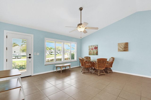 129 Village Circle, Jupiter, FL 33458
