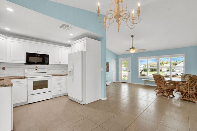 129 Village Circle, Jupiter, FL 33458
