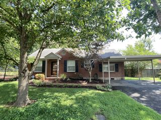 915 Matthews Ave, Nashville, TN 37216