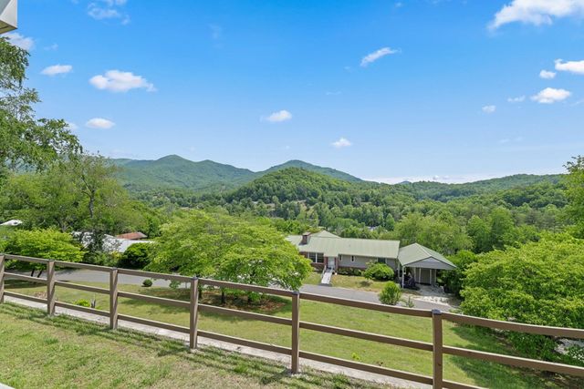 533 Lemons Branch Road, Bryson City, NC 28713