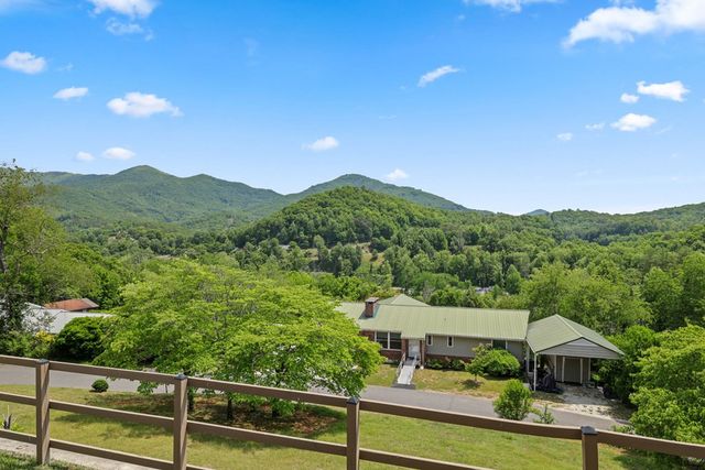 533 Lemons Branch Road, Bryson City, NC 28713