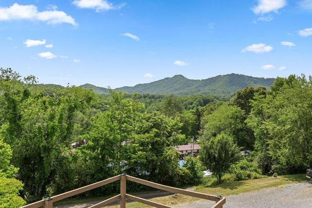533 Lemons Branch Road, Bryson City, NC 28713