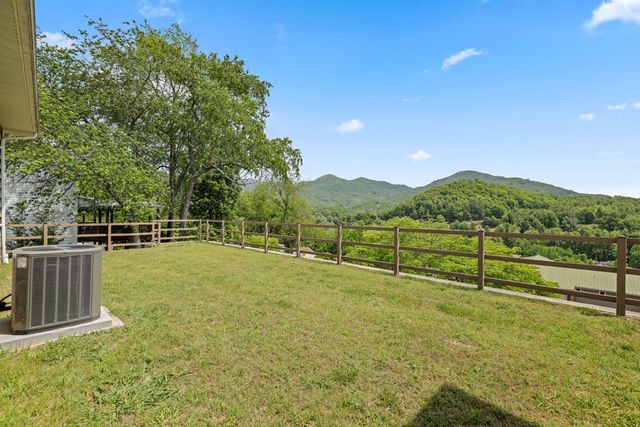 533 Lemons Branch Road, Bryson City, NC 28713