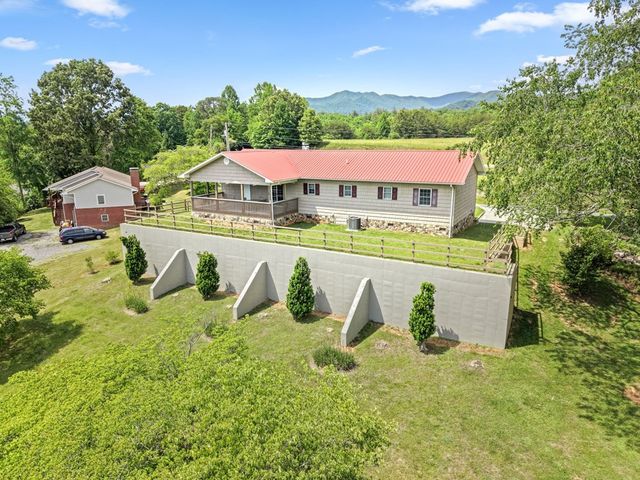 533 Lemons Branch Road, Bryson City, NC 28713