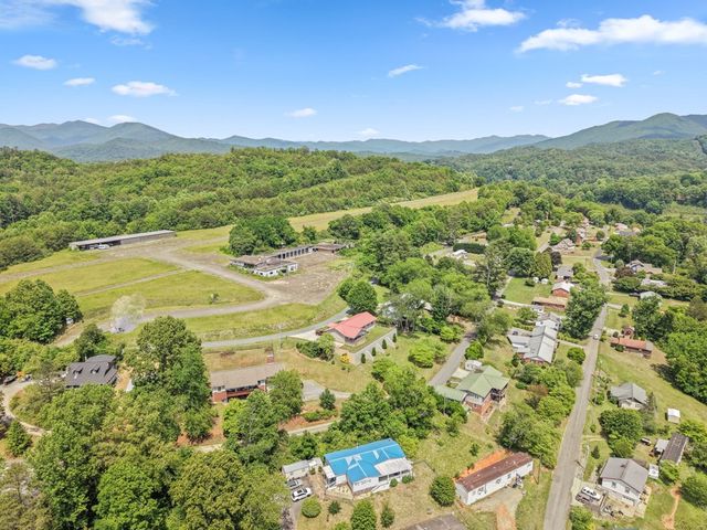 533 Lemons Branch Road, Bryson City, NC 28713