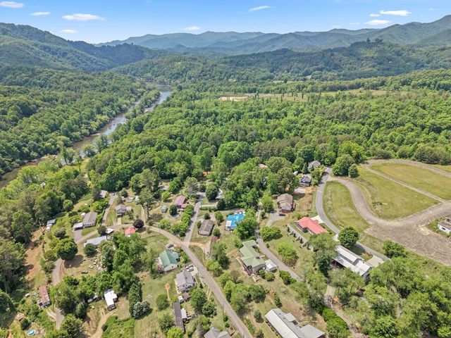 533 Lemons Branch Road, Bryson City, NC 28713