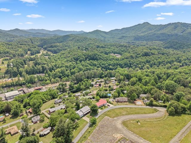 533 Lemons Branch Road, Bryson City, NC 28713