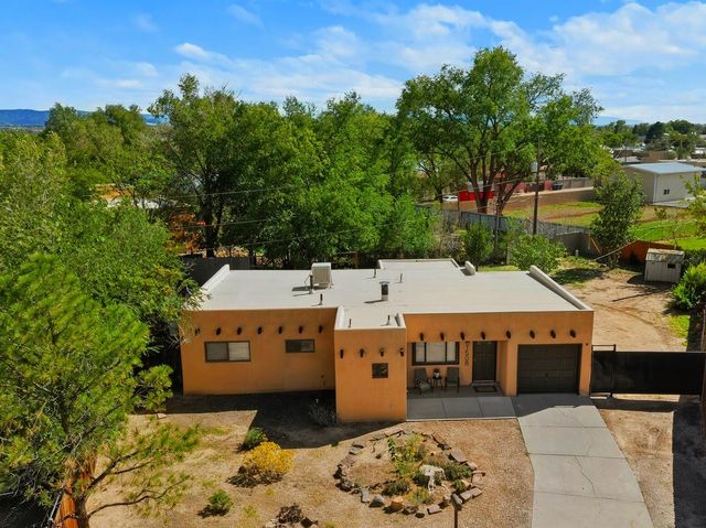 1508 San Lorenzo Place NW, Albuquerque, NM 87107