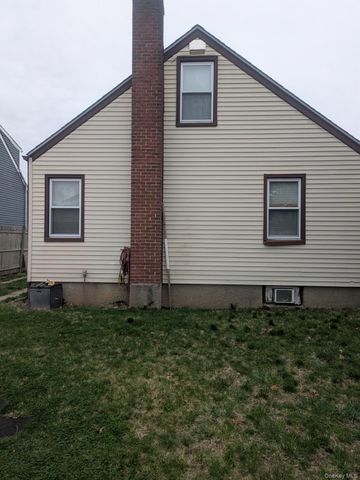 101 Ruxton Street, Uniondale, NY 11553