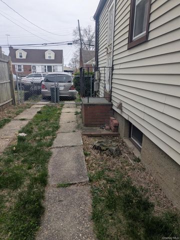 101 Ruxton Street, Uniondale, NY 11553