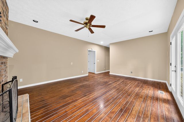 1945 Forest Cir, SW, Cookeville, TN 38506