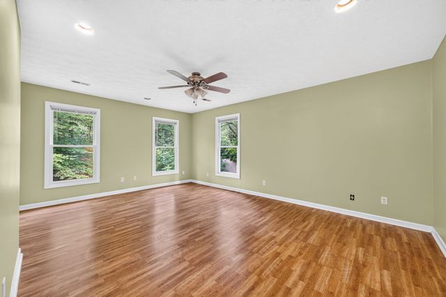 1945 Forest Cir, SW, Cookeville, TN 38506