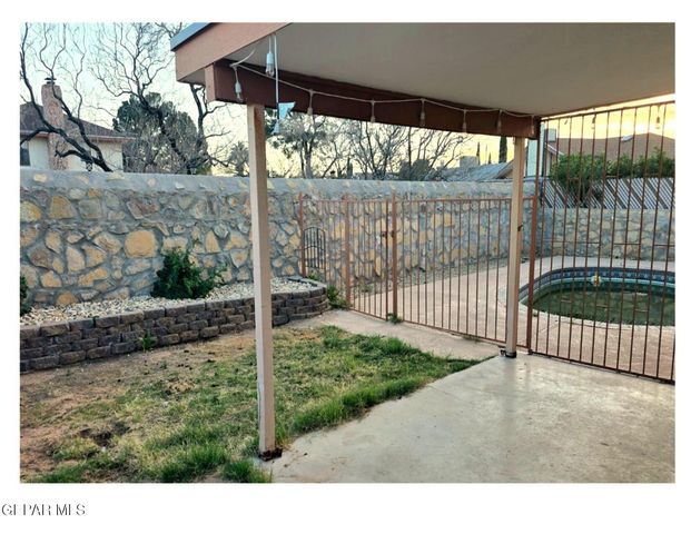2226 ROBERT WYNN Street, El Paso, TX 79936