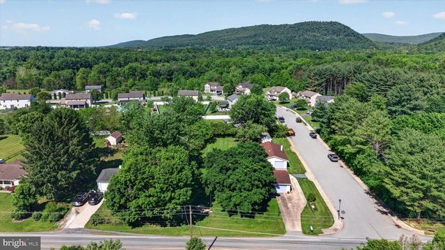 175 MONROE VALLEY DR, Jonestown, PA 17038