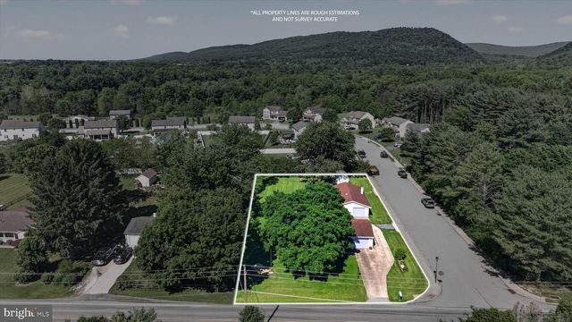 175 MONROE VALLEY DR, Jonestown, PA 17038