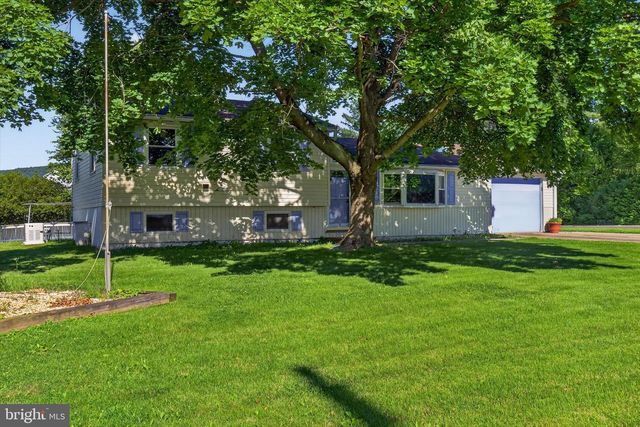 175 MONROE VALLEY DR, Jonestown, PA 17038