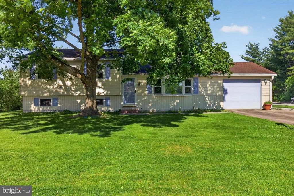 175 MONROE VALLEY DR, Jonestown, PA 17038