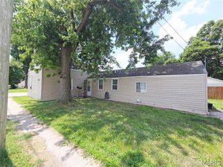 215 S Jefferson Street, Mascoutah, IL 62258
