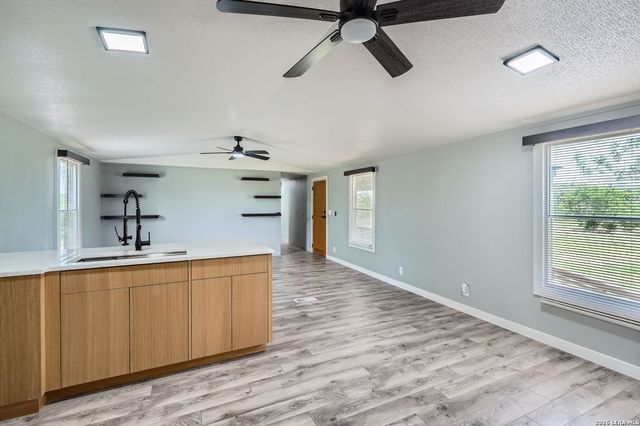 11630 Cooksey, Adkins, TX 78101