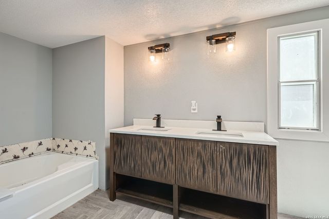 11630 Cooksey, Adkins, TX 78101