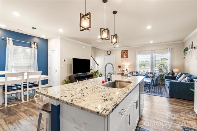 613 Cedar Knoll Circle, Pineville, NC 28134