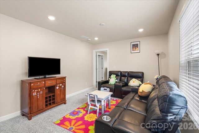 613 Cedar Knoll Circle, Pineville, NC 28134