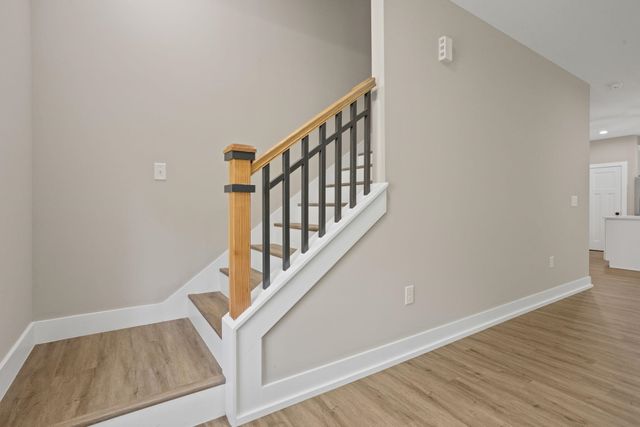 8 Pinewood Drive, Taylors, SC 29687