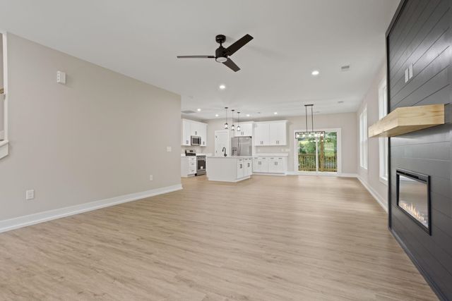 8 Pinewood Drive, Taylors, SC 29687