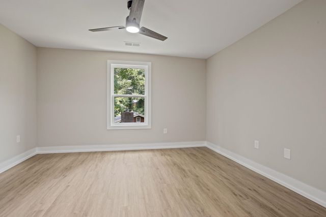 8 Pinewood Drive, Taylors, SC 29687