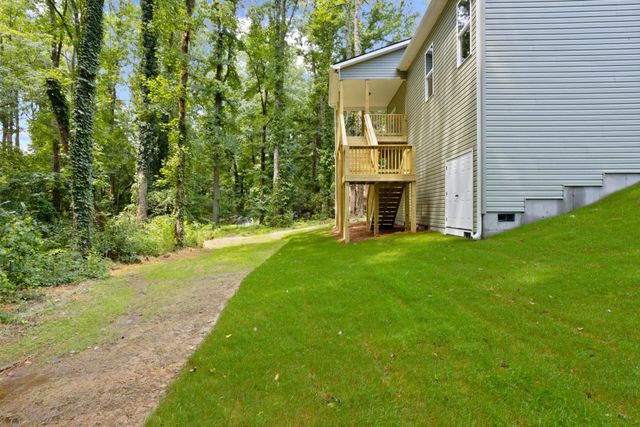 8 Pinewood Drive, Taylors, SC 29687
