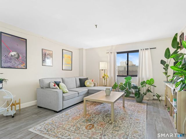 51 Schuyler Avenue APT 5C, Stamford, CT 06902